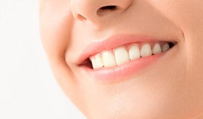 Ilustrasi untuk Apakah Produk Tembakau Alternatif Juga Menyebabkan Noda Gigi?